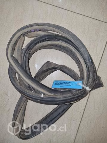 Goma Contorno Pta del izq (TY3016) Toyota Hilux