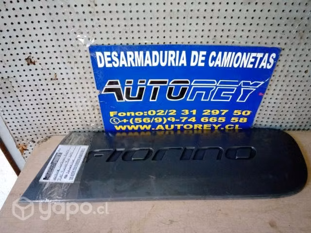 Moldura central costado izq Fiat Fiorino fire 2015