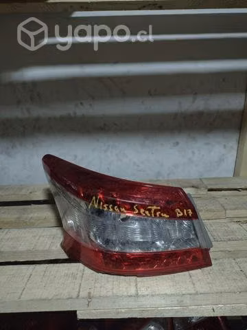 Foco trasero Nissan sentra B17