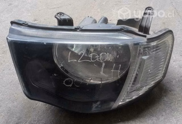Optico izquierdo mitsubishi l200