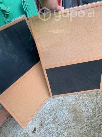 Las 2 pizarras están cerradas son de 60 por 40 cm