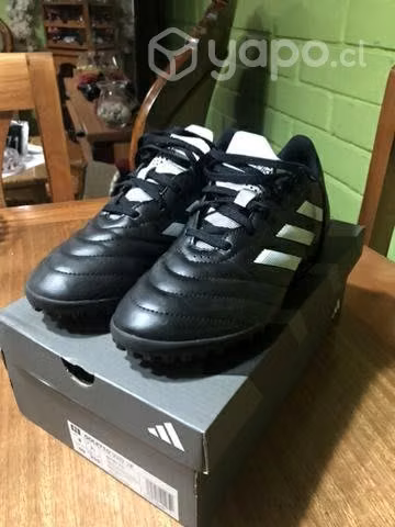 Zapatilla de fútbol Adidas