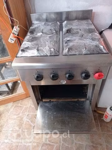 Cocina industrial con horno