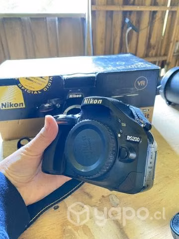 Nikon 5200