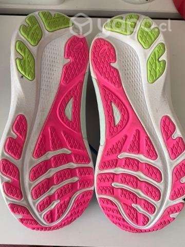 Zapatillas running poco uso, precio conversa - Imagen 3