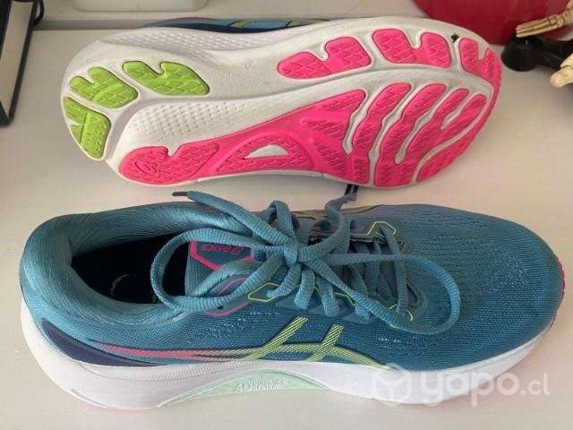 Zapatillas running poco uso, precio conversa - Imagen 2