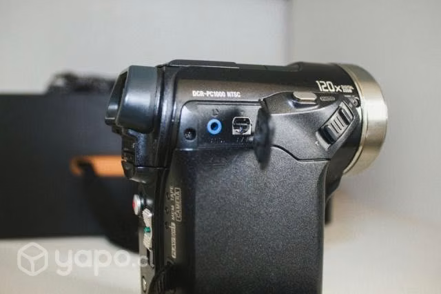 Sony Handycam DCR-PC1000
