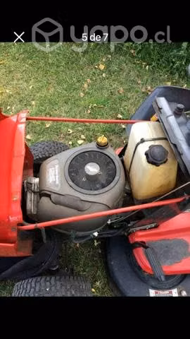 Tractor corta césped