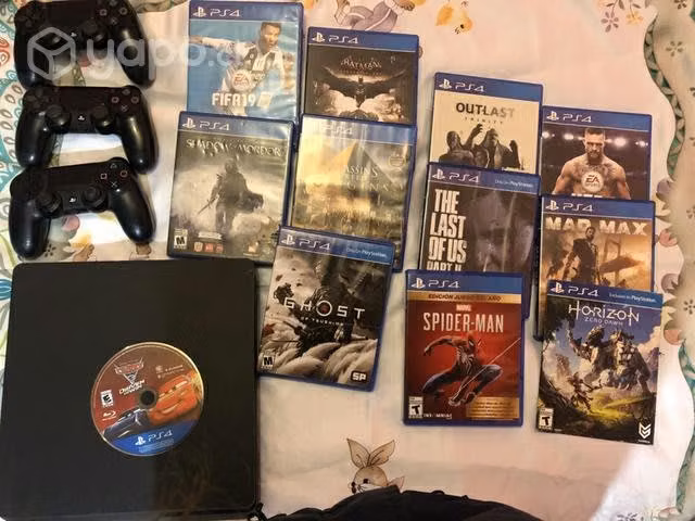 PS4 1TB, 3 controles, 12 juegos