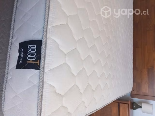 Cama super king con cabezal, veladores pino oregon
