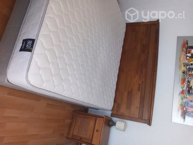 Cama super king con cabezal, veladores pino oregon