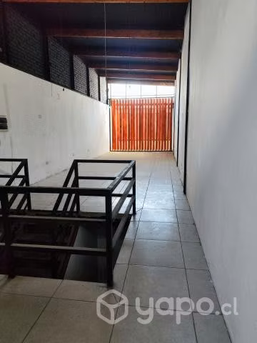 Se arrienda excelente oficina estacion central