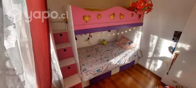Camarote para niña con estante, escalera y cajones