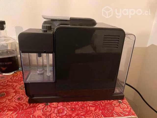 Cafetera Nespresso Lattisima touch con dispensador