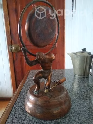 Antigua figura Gong bronce con cobre