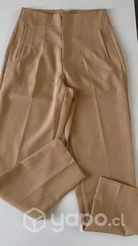 Pantalones con pinzas estilo Zara