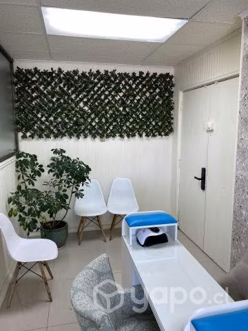 Venta De Hermosa Oficina, Ubicada En Sector Comerc