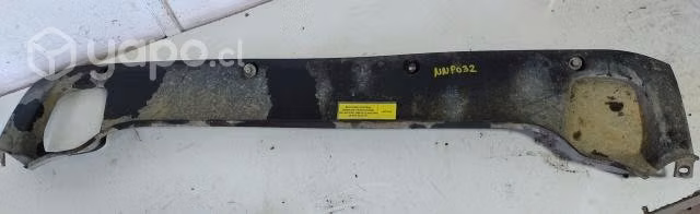 Moldura Central Inf Parachoq Del (032) Nissan NP30