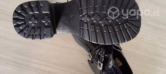 Zapatos negros con tacón - Imagen 3