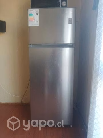 Refrigerador semi nuevo