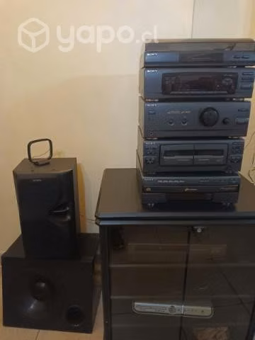 Rack Sony con parlantes incluido