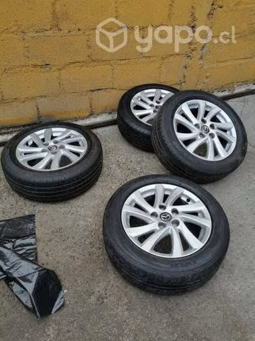 Venta de 4 llantas originales mazda, con neumatico