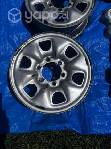 Llantas tapacubos y tuercas Toyota Hilux