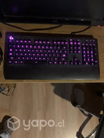 Teclado gamer logitech G213