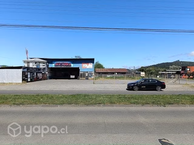 Atractivo sitio de esquina en avenida - Imagen 3