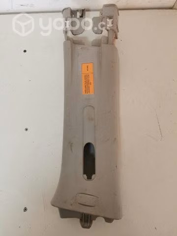 Tapiz CubrePilar Central Sup Izq Peugeot Partner H