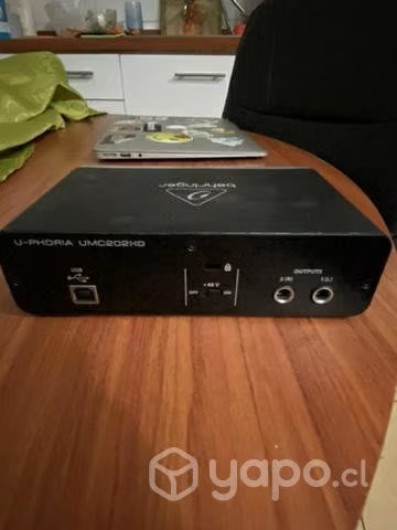 Interfaz de audio behringer umc-202 hd