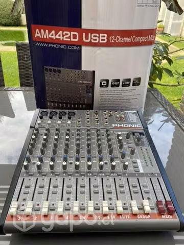 Mixer phonic AM442D 12 canales