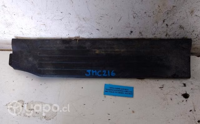 Tapiz cubre zócalo trasera izquierda (JMC216) JMC