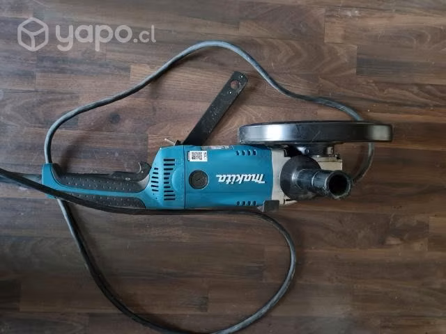 Esmeril Angular 9" Makita GA9020