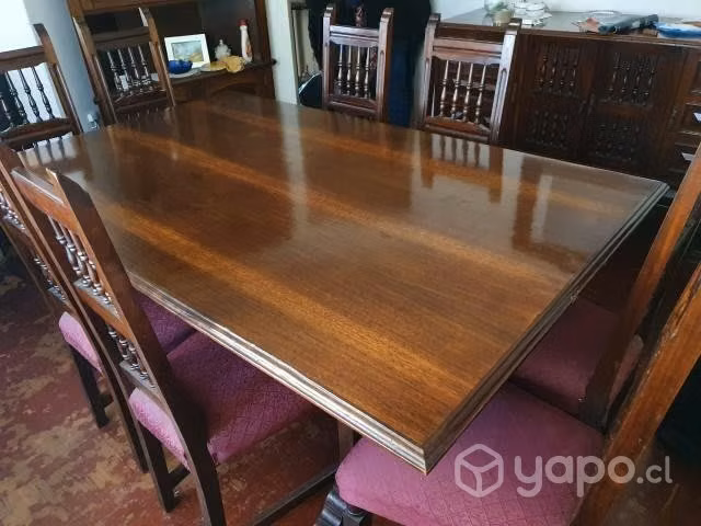Mesa comedor con 8 sillas y biffe