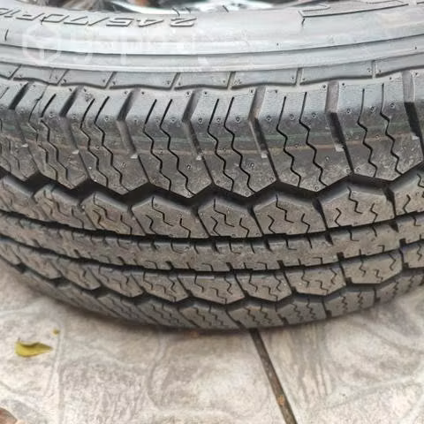 Llantas y neumático nuevo - Imagen 4