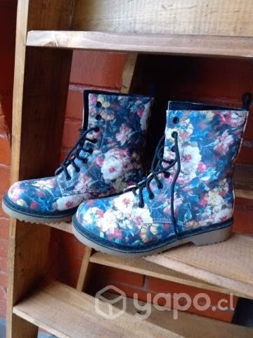 Bototos floreados nuevos