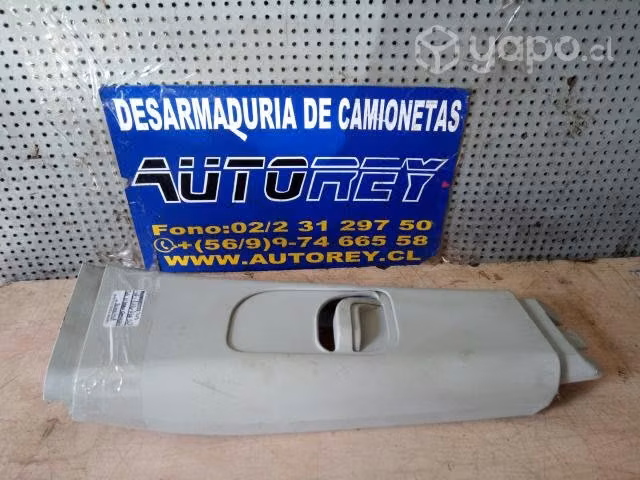 Tapiz cubre pilar central sup der Nissan Qashqai