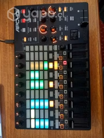 Akai APC40 MKII en perfecto estado - Imagen 3