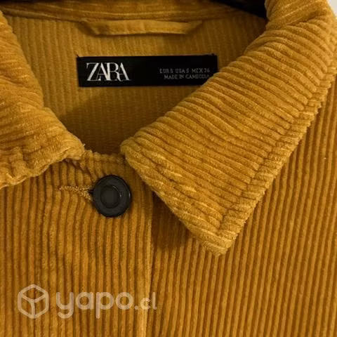 Sobre camisa mostaza Zara S-m - Imagen 2