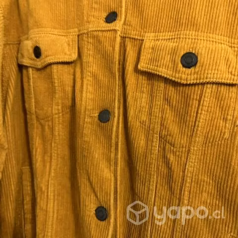Sobre camisa mostaza Zara S-m