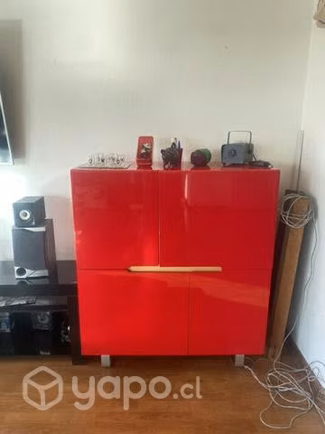 Estante rojo como nuevo