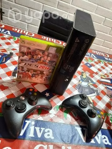 Xbox 360 con 2 controles y 2 juegos - Imagen 2