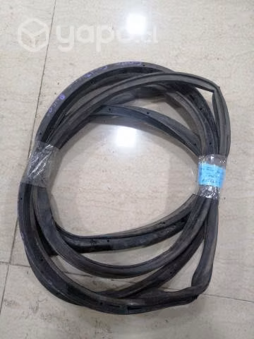 Goma contorno puerta tras izq Daihatsu Terios 2015