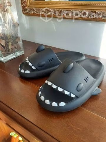 Sandalias tiburon