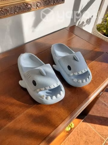 Sandalias tiburon