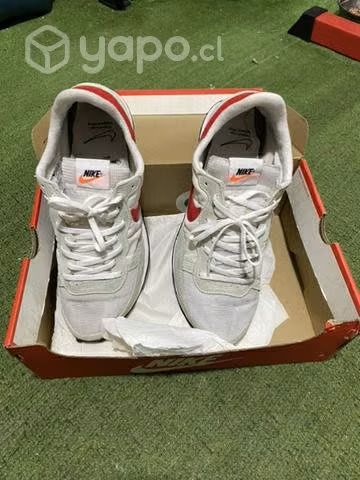 Nike usadas pero poco uso - Imagen 2