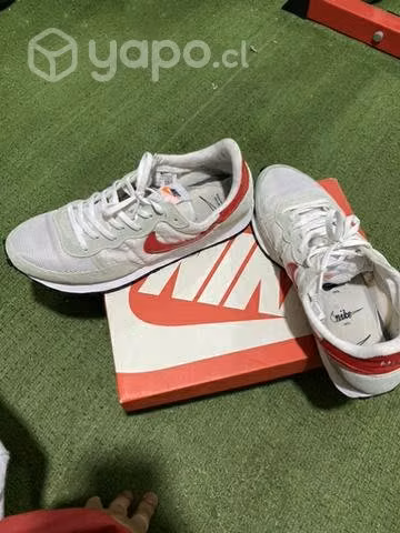 Nike usadas pero poco uso - Imagen 3
