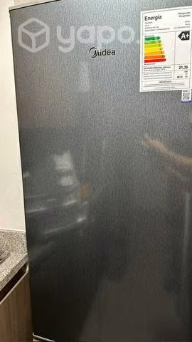 Nevera Midea verla es compárala, 4 meses de uso.
