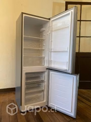 Refrigerador Libero un mes uso cnvsble